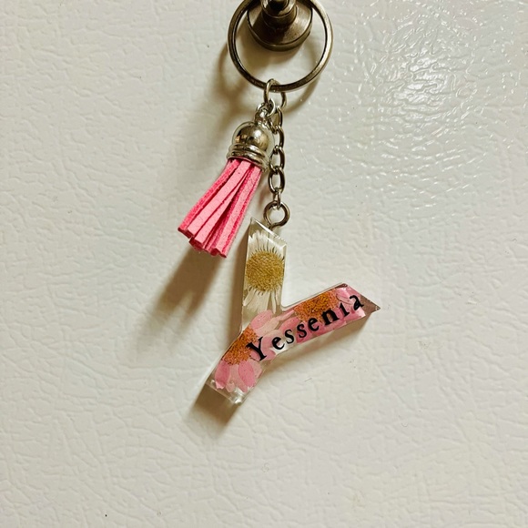 Resin keychains - Picture 3 of 13